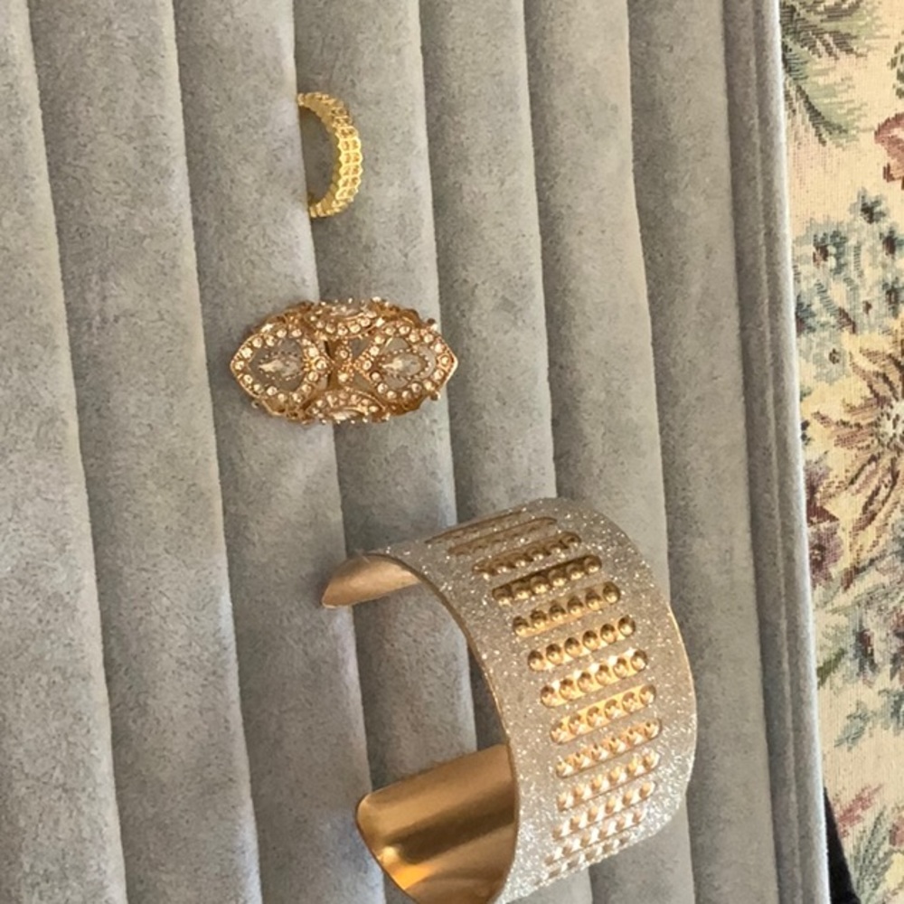 Beautiful Shinny Bracelet with matching ring and matching wedding band.